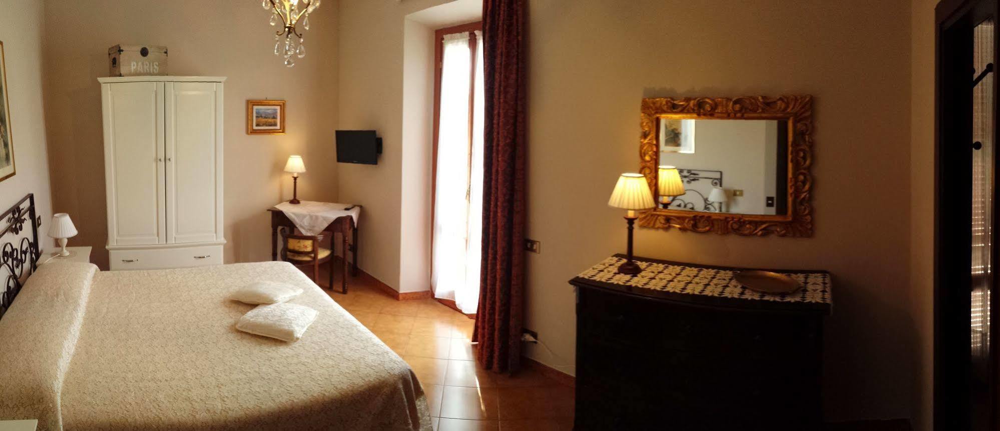 Bed and Breakfast Al Vecchio Olivo Frascati Esterno foto